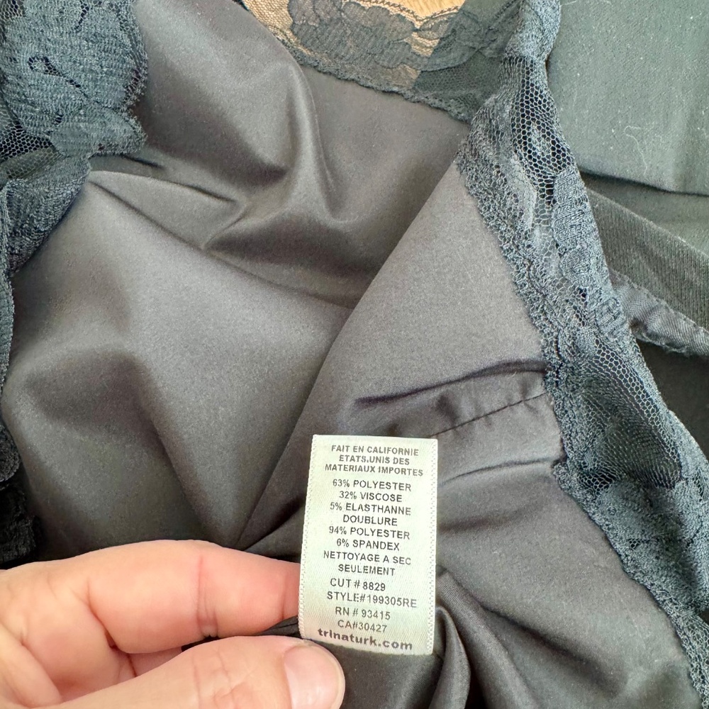 Trina Turk‎ Shinrin Black V-Neck Cape Dress Women's Size 6 Q - Picture 11 of 11